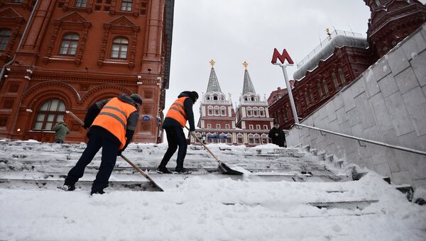 Уборка снега в Москве Уборка снега в Москве