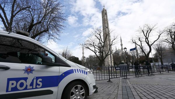 Турецкая полиция на улице Стамбула. Архивное фото Турецкая полиция на улице Стамбула. Архивное фото