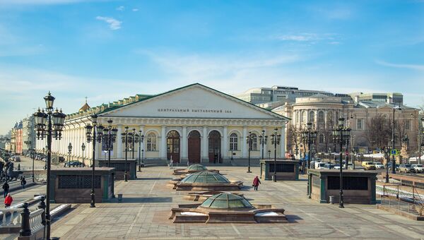 Центральный выставочный зал Манеж в Москве. Архивное фото Центральный выставочный зал Манеж в Москве. Архивное фото