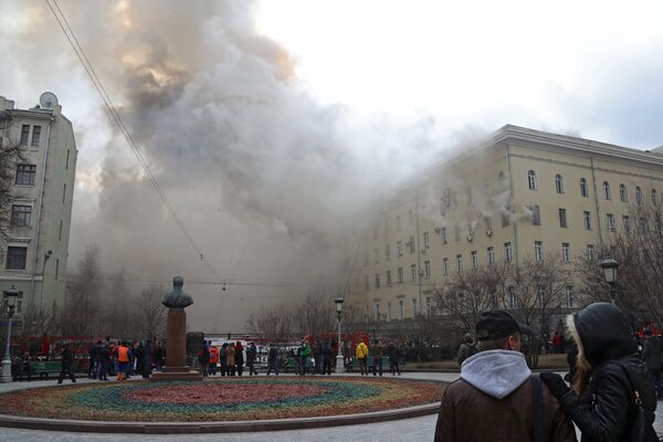 Пожар в здании Министерства обороны в Москве Пожар в здании Министерства обороны в Москве