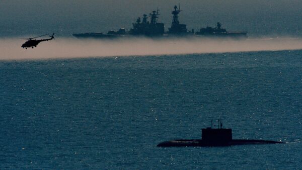 Дизельная подводная лодка проекта Варшавянка, большой противолодочный корабль Адмирал Пантелеев и вертолет Ми-8АМТШ во время двухсторонних учений на полигоне Клерк в Приморском крае. Архивное фото Дизельная подводная лодка проекта Варшавянка, большой противолодочный корабль Адмирал Пантелеев и вертолет Ми-8АМТШ во время двухсторонних учений на полигоне Клерк в Приморском крае. Архивное фото
