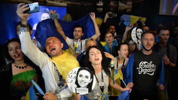 Болельщики конкурсантки от Украины Джамалы. Архивное фото Болельщики конкурсантки от Украины Джамалы. Архивное фото