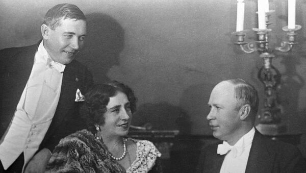 Николай Голованов, Антонина Нежданова и Сергей Прокофьев. 01.01.1935 Николай Голованов, Антонина Нежданова и Сергей Прокофьев. 01.01.1935