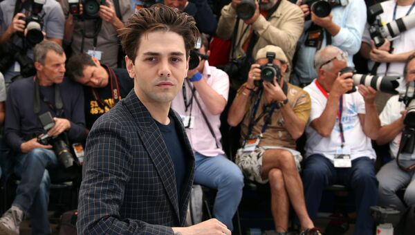 Канадский режиссер Ксавье Долан на 69-м Каннском кинофестивале в Каннах, Франция Канадский режиссер Ксавье Долан на 69-м Каннском кинофестивале в Каннах, Франция