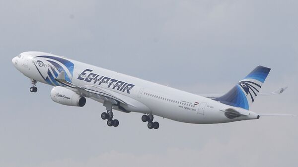 Самолет авиакомпании EgyptAir Самолет авиакомпании EgyptAir