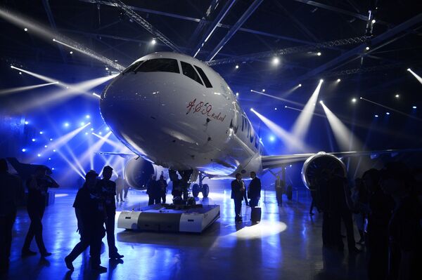 Выкатка нового пассажирского самолета МС-21 в Иркутске Выкатка нового пассажирского самолета МС-21 в Иркутске