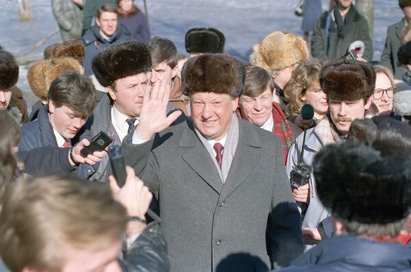 Борис Ельцин во время Всесоюзного референдума о сохранении СССР. 17 марта 1991 года Борис Ельцин во время Всесоюзного референдума о сохранении СССР. 17 марта 1991 года