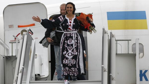 Певица Джамала в аэропорту Киева Певица Джамала в аэропорту Киева