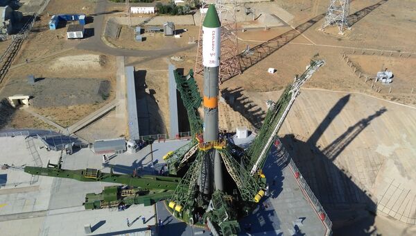 Ракета-носитель Союз-У на стартовом комплексе площадки №31 космодрома Байконур Ракета-носитель Союз-У на стартовом комплексе площадки №31 космодрома Байконур
