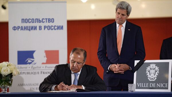 Министр иностранных дел РФ С. Лавров и госсекретарь США Дж. Керри выразили соболезнования в связи с терактом в Ницце Министр иностранных дел РФ С. Лавров и госсекретарь США Дж. Керри выразили соболезнования в связи с терактом в Ницце