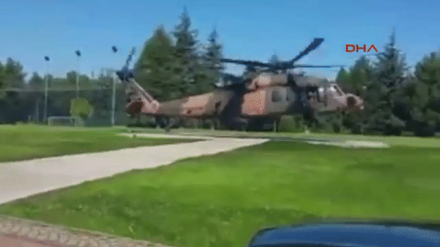 В сети появилось видео освобождения захваченного мятежниками главы генштаба Турции В сети появилось видео освобождения захваченного мятежниками главы генштаба Турции