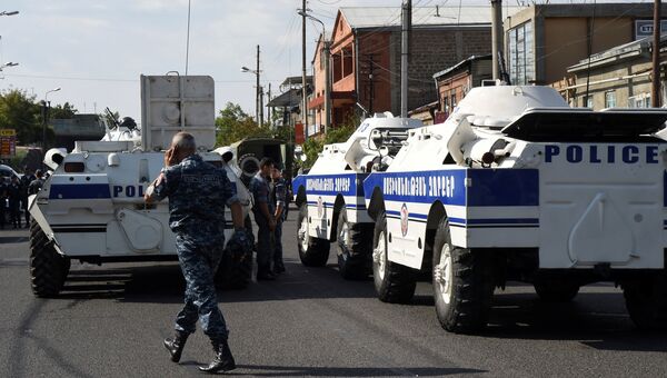 Захват здания полиции в Ереване Захват здания полиции в Ереване