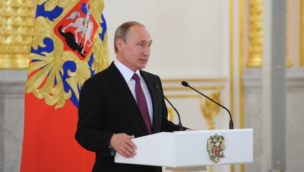 Президент РФ В. Путин встретился с российской олимпийской сборной в Кремле Президент РФ В. Путин встретился с российской олимпийской сборной в Кремле
