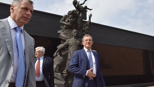 Глава делегации французских парламентариев, прибывшей с визитом в Симферополь Глава делегации французских парламентариев, прибывшей с визитом в Симферополь