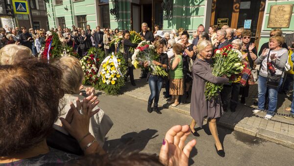 Церемония прощания с актрисой Зинаидой Шарко в Санкт-Петербурге Церемония прощания с актрисой Зинаидой Шарко в Санкт-Петербурге