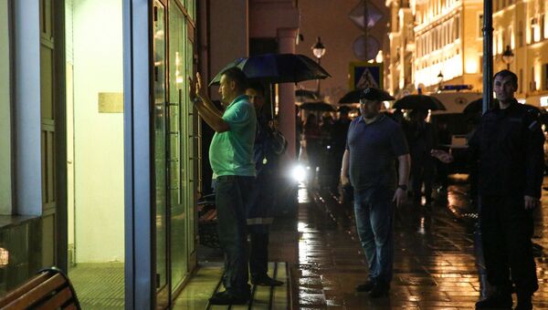 Захват заложников в отделении банка на ул. Большая Никитская. Архивное фото Захват заложников в отделении банка на ул. Большая Никитская. Архивное фото