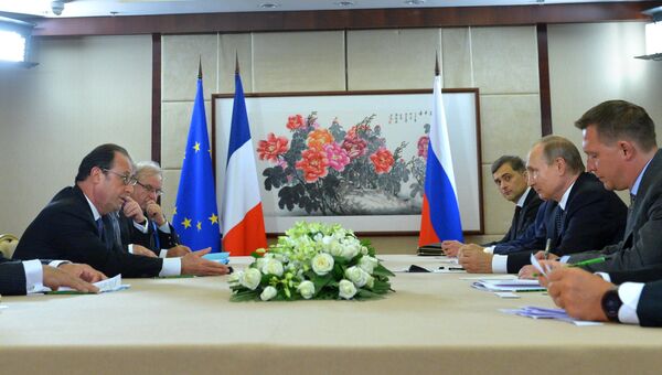 Президент РФ Владимир Путин и президент Франции Франсуа Олланд во время встречи в рамках саммита Группы двадцати G20 в Ханчжоу Президент РФ Владимир Путин и президент Франции Франсуа Олланд во время встречи в рамках саммита Группы двадцати G20 в Ханчжоу