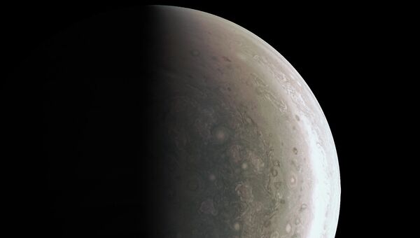 Фотография южного полюса Юпитера, полученная Juno Фотография южного полюса Юпитера, полученная Juno