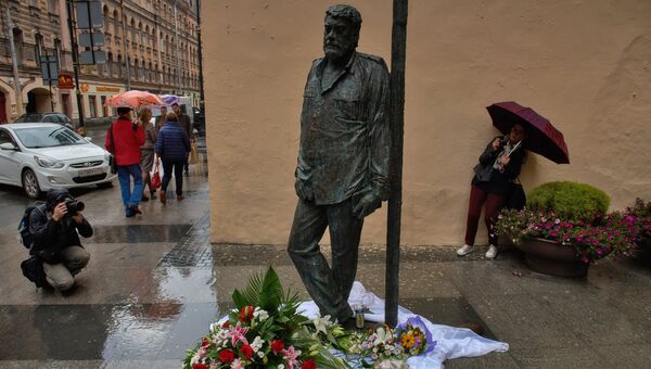 Открытие памятника Сергею Довлатову в Санкт-Петербурге Открытие памятника Сергею Довлатову в Санкт-Петербурге