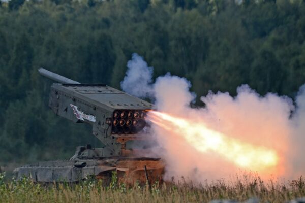Тяжёлая огнемётная система залпового огня на базе танка Т-72 ТОС-1 Буратино Тяжёлая огнемётная система залпового огня на базе танка Т-72 ТОС-1 Буратино