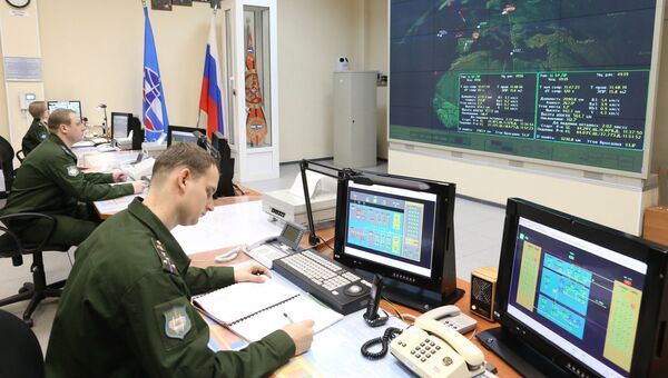 Командный пункт радиолокационной станции. Архивное фото Командный пункт радиолокационной станции. Архивное фото