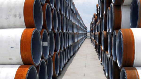 Трубы для строительства газопровода. Архивное фото Трубы для строительства газопровода. Архивное фото