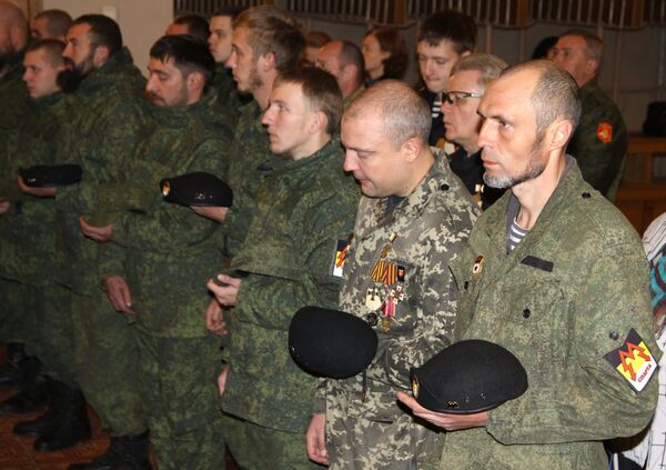 На церемонии прощания с командиром ополчения ДНР Арсеном Павловым (Моторола) в Донецке На церемонии прощания с командиром ополчения ДНР Арсеном Павловым (Моторола) в Донецке