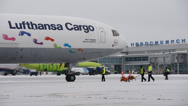 Прибытие первого рейса авиакомпании Lufthansa Cargo в аэропорт Толмачево в Новосибирске. 31 октября 2016 Прибытие первого рейса авиакомпании Lufthansa Cargo в аэропорт Толмачево в Новосибирске. 31 октября 2016