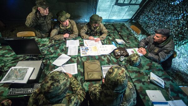 Военнослужащие во время совместных учений ВДВ России, Белоруссии и Сербии Славянское братство-2016 в Сербии Военнослужащие во время совместных учений ВДВ России, Белоруссии и Сербии Славянское братство-2016 в Сербии