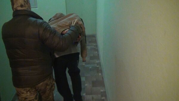 Кадры задержания подозреваемых в подготовке терактов в Москве и Петербурге Кадры задержания подозреваемых в подготовке терактов в Москве и Петербурге