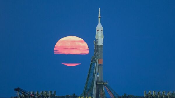Суперлуние на космодроме Байконур Суперлуние на космодроме Байконур