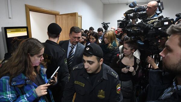 Рассмотрение ходатайства следствия об аресте Алексея Улюкаева в Басманном суде Рассмотрение ходатайства следствия об аресте Алексея Улюкаева в Басманном суде