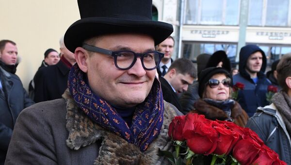 Историк моды Александр Васильев на открытии памятника балерине Майе Плисецкой на улице Большая Дмитровка Историк моды Александр Васильев на открытии памятника балерине Майе Плисецкой на улице Большая Дмитровка