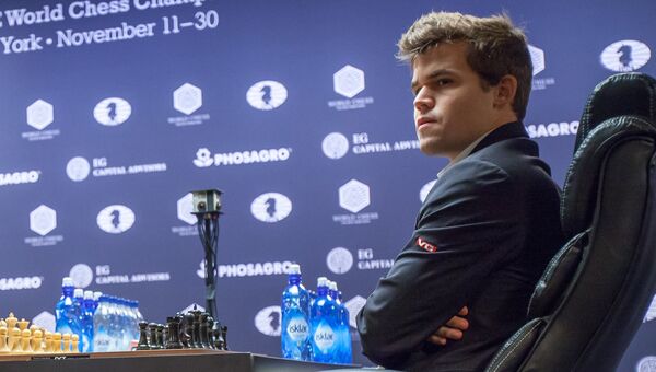 Гроссмейстер Магнус Карлсен в тай-брейке матча за звание чемпиона мира по шахматам 2016 в Нью-Йорке. 30 ноября 2016 Гроссмейстер Магнус Карлсен в тай-брейке матча за звание чемпиона мира по шахматам 2016 в Нью-Йорке. 30 ноября 2016