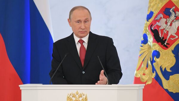Президент РФ Владимир Путин выступает с ежегодным посланием Федеральному Собранию в Георгиевском зале Кремля. 1 декабря 2016 Президент РФ Владимир Путин выступает с ежегодным посланием Федеральному Собранию в Георгиевском зале Кремля. 1 декабря 2016