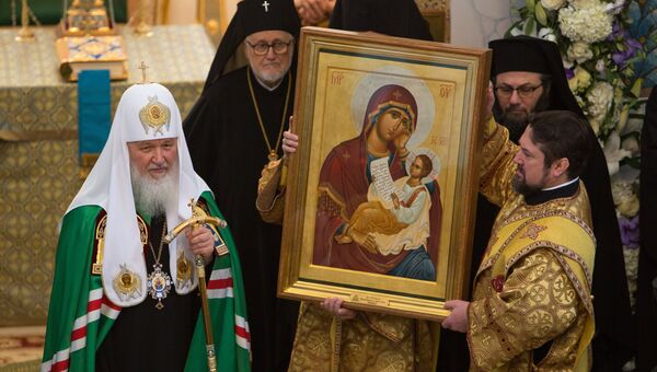 Патриарх Московский и всея Руси Кирилл совершает освящение и службу в Троицком кафедральном соборе при Русском духовно-культурном центре в рамках своего визита в Париж Патриарх Московский и всея Руси Кирилл совершает освящение и службу в Троицком кафедральном соборе при Русском духовно-культурном центре в рамках своего визита в Париж