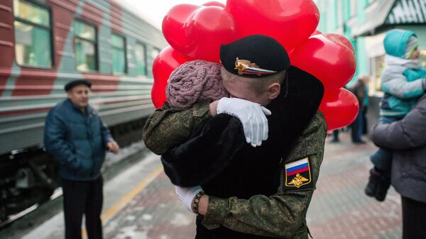 Встреча уволенных в запас солдат на платформе станции Омск-Пассажирский Встреча уволенных в запас солдат на платформе станции Омск-Пассажирский
