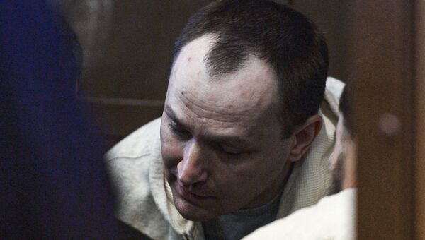 Экс-начальник антикоррупционного главка МВД России генерал Денис Сугробов перед началом предварительных слушаний по делу о превышении должностных полномочий в Московском городском суде. Архивное фото Экс-начальник антикоррупционного главка МВД России генерал Денис Сугробов перед началом предварительных слушаний по делу о превышении должностных полномочий в Московском городском суде. Архивное фото