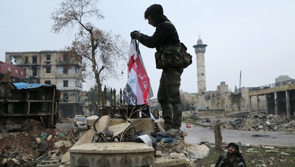 Военнослужащие в освобожденном квартале восточного Алеппо Военнослужащие в освобожденном квартале восточного Алеппо