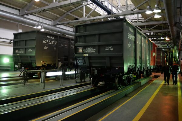 Передача Федеральной грузовой компании 10-тысячного инновационного вагона производства корпорации Уралвагонзавод Передача Федеральной грузовой компании 10-тысячного инновационного вагона производства корпорации Уралвагонзавод