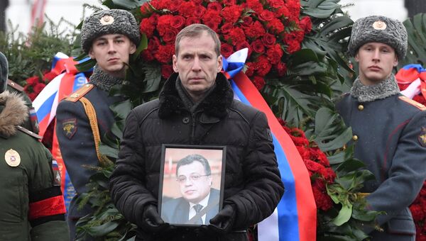 Похороны посла РФ в Турции Андрея Карлова на Химкинском кладбище в Москве Похороны посла РФ в Турции Андрея Карлова на Химкинском кладбище в Москве