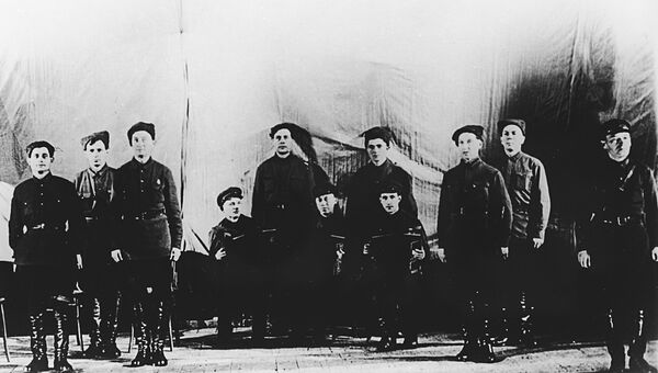 Ансамбль красноармейской песни Центрального дома Красной Армии имени М. В. Фрунзе. 12 октября 1928 года Ансамбль красноармейской песни Центрального дома Красной Армии имени М. В. Фрунзе. 12 октября 1928 года