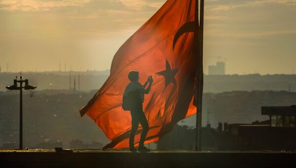 Флаг Турции. Архивное фото Флаг Турции. Архивное фото