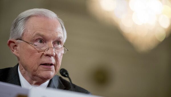 Кандидат в министры юстиции США сенатор-республиканец Джефф Сешнс. Архивное фото Кандидат в министры юстиции США сенатор-республиканец Джефф Сешнс. Архивное фото