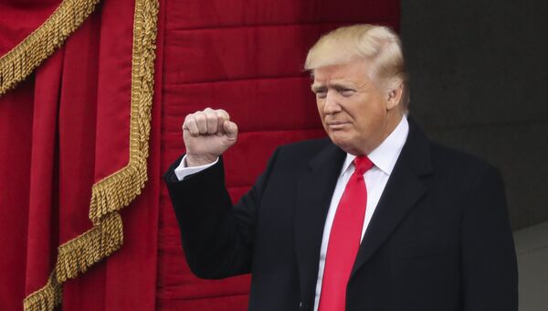 Избранный президент Дональд Трамп прибыл на инаугурацию в Капитолий в Вашингтон. 20 января 2017 Избранный президент Дональд Трамп прибыл на инаугурацию в Капитолий в Вашингтон. 20 января 2017