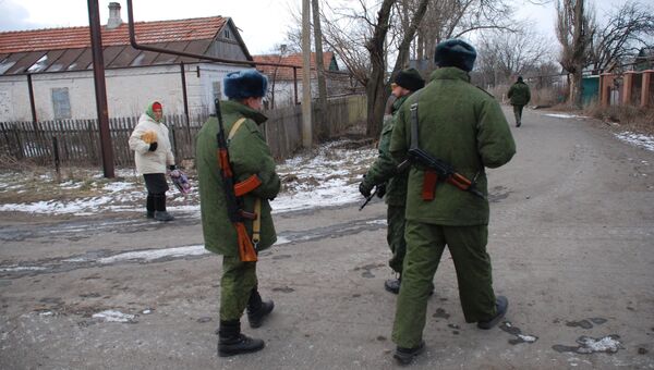 Бойцы народной милиции ДНР в селе Коминтерново Донецкой области Бойцы народной милиции ДНР в селе Коминтерново Донецкой области
