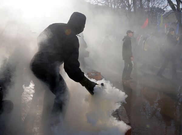 Митинг в центре Киева в поддержку торговой блокады Донбасса Митинг в центре Киева в поддержку торговой блокады Донбасса