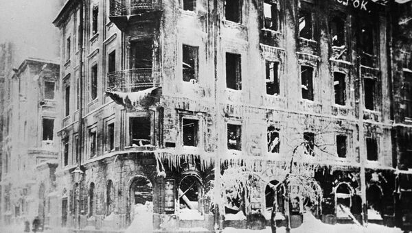 Сожженное здание 4-го полицейского участка в Петрограде в феврале 1917 года Сожженное здание 4-го полицейского участка в Петрограде в феврале 1917 года