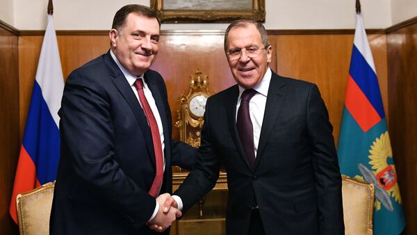 Министр иностранных дел РФ Сергей Лавров (справа) и президент республики Сербской Боснии и Герцеговины Милорад Додик во время встречи в Москве. Архивное фото Министр иностранных дел РФ Сергей Лавров (справа) и президент республики Сербской Боснии и Герцеговины Милорад Додик во время встречи в Москве. Архивное фото