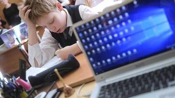 В Москве оценили эпидситуацию после возвращения школ к очному обучению